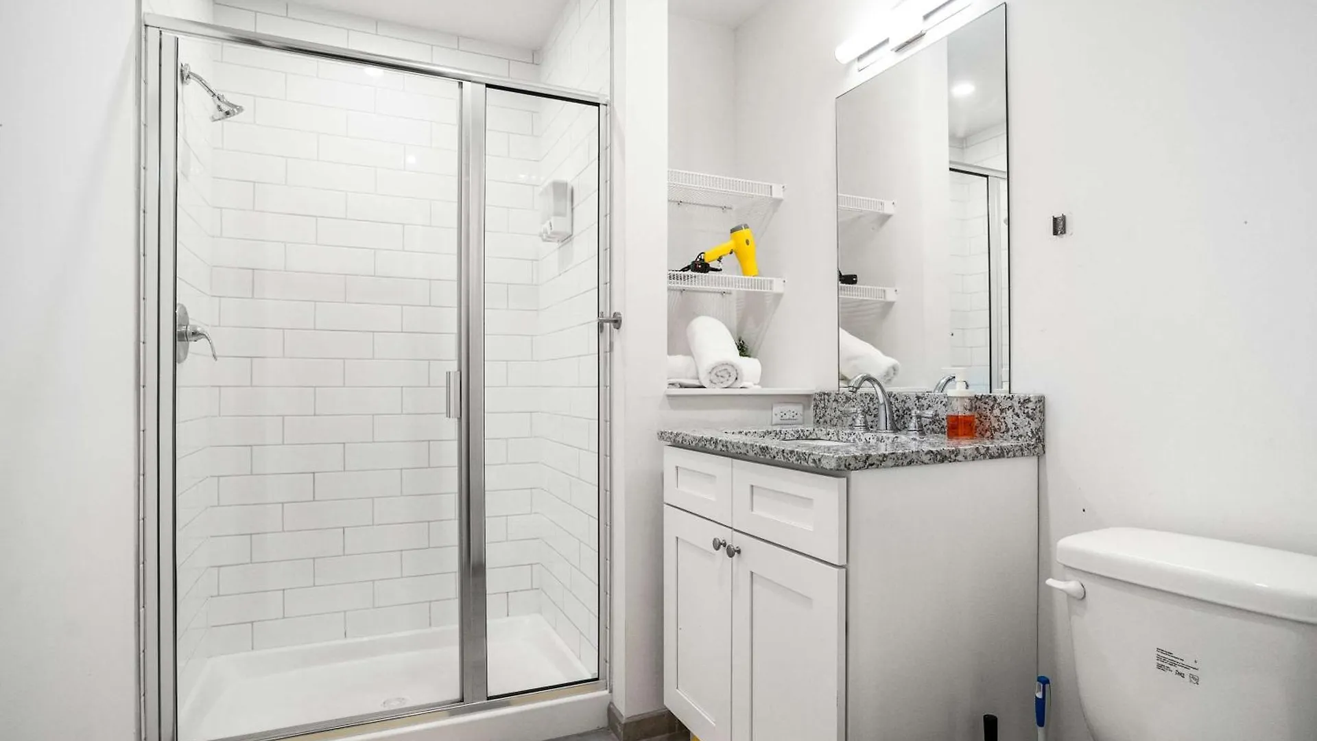 CozySuites Stunning 1BR in Downtown Pitts #13 Pittsburgh