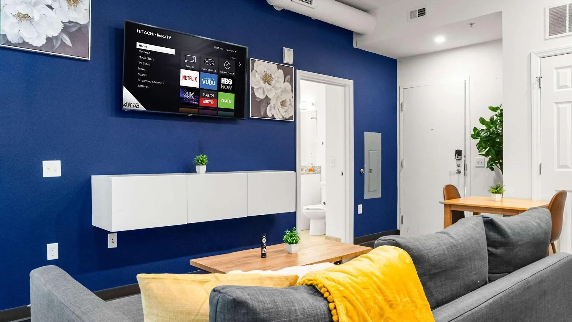 CozySuites Stunning 1BR in Downtown Pitts #13 Pittsburgh Apartment