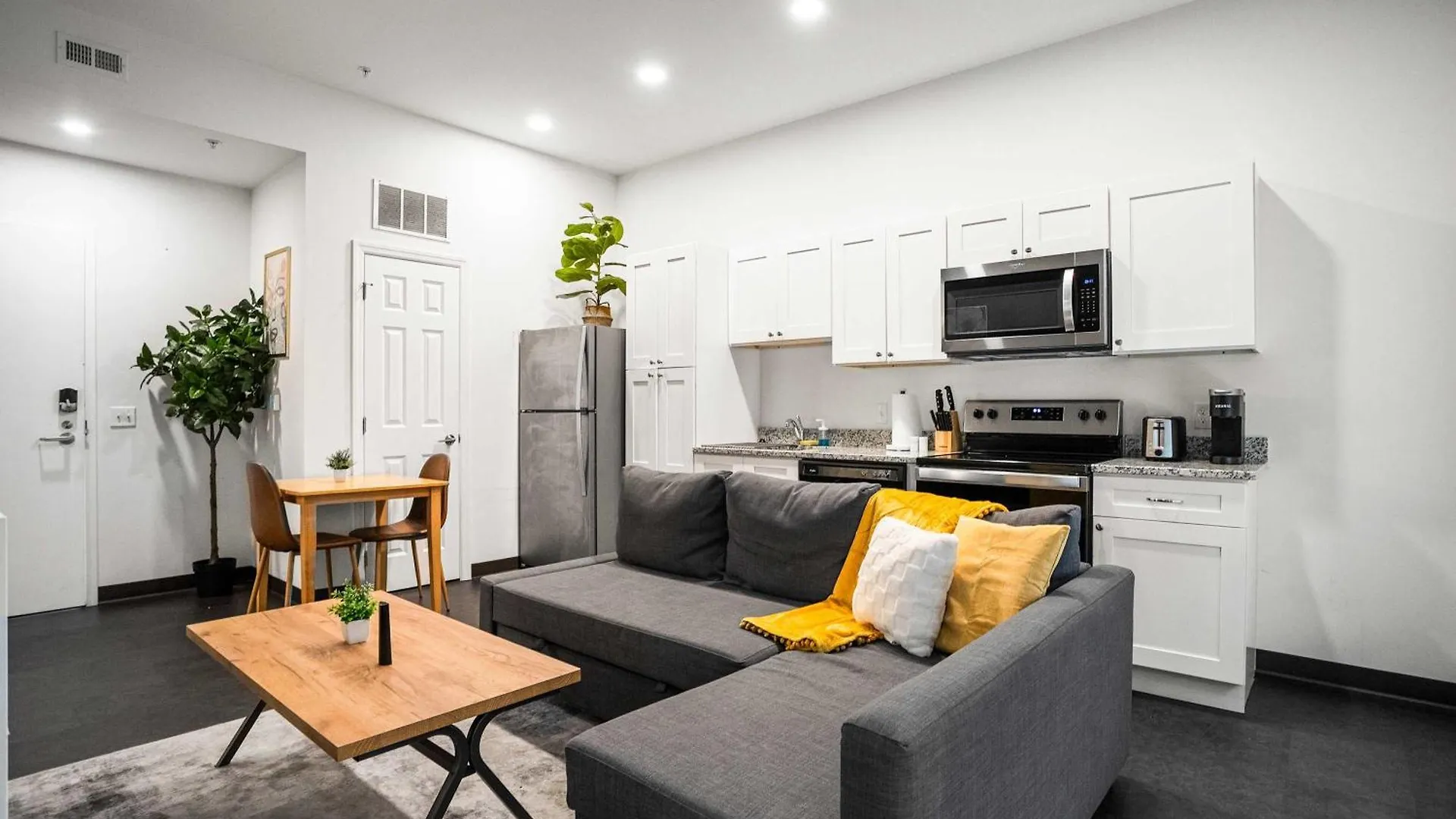 CozySuites Stunning 1BR in Downtown Pitts #13 Pittsburgh